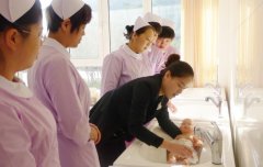 母婴护理人员如何管理?有什么优势?